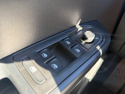 2027 Volkswagen Taos SE FWD