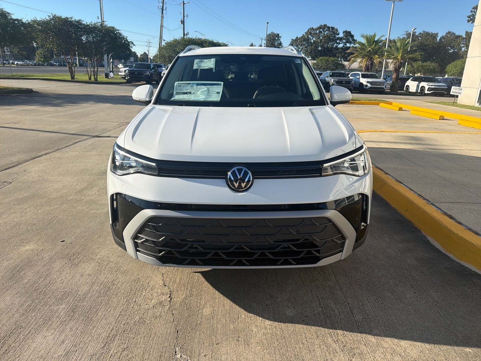 2027 Volkswagen Taos SE FWD
