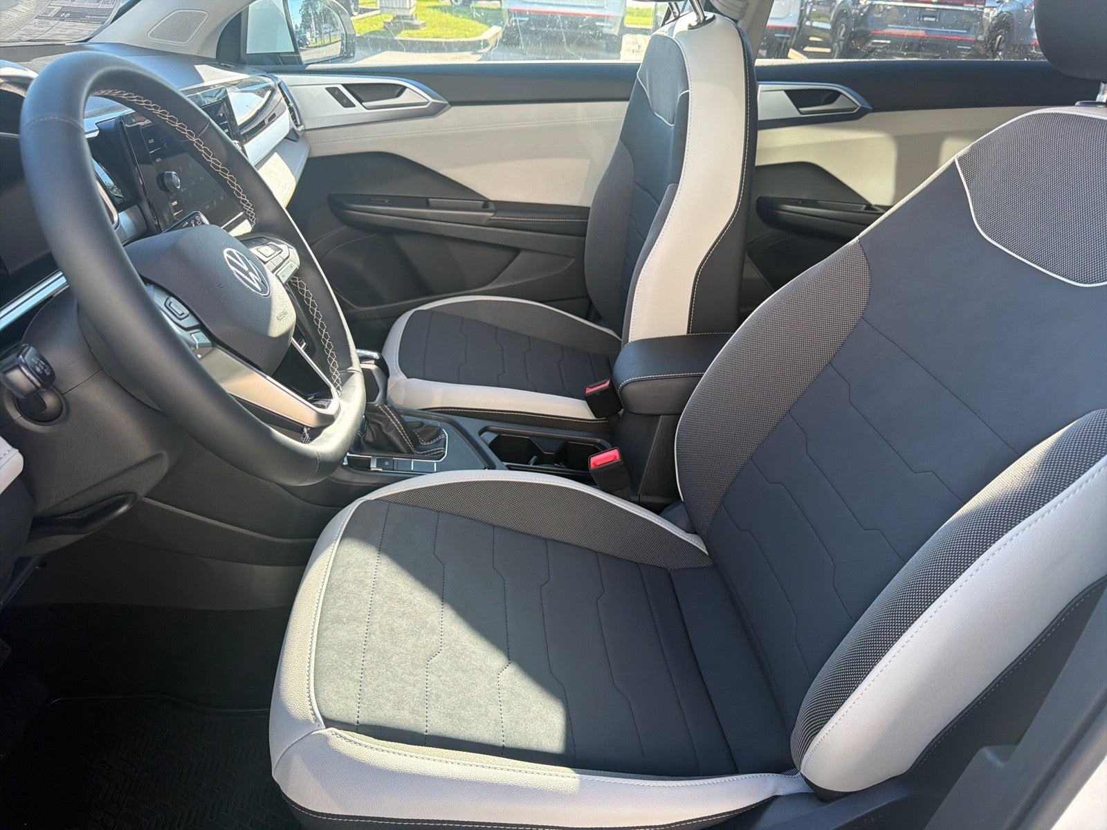 2027 Volkswagen Taos SE FWD