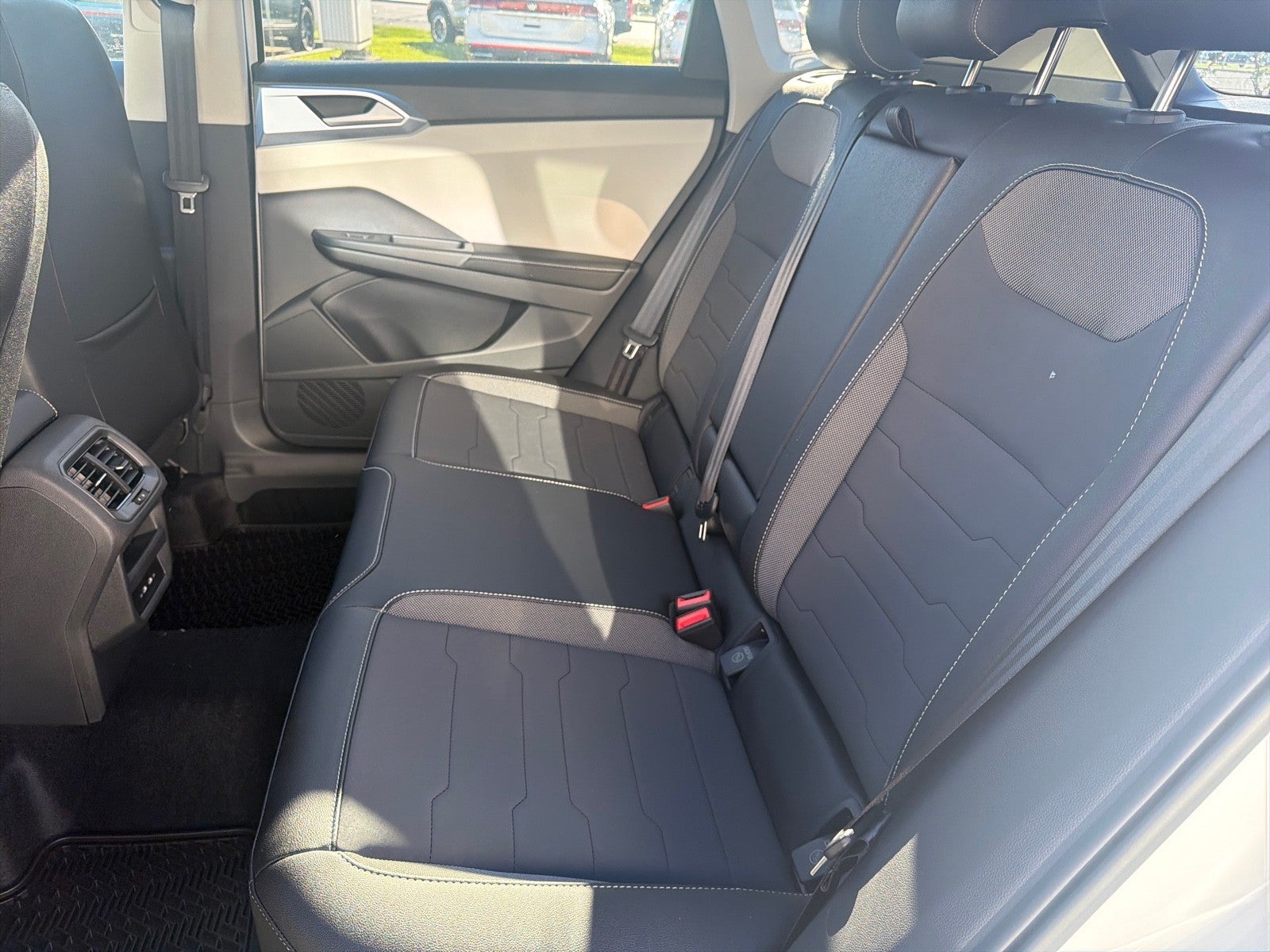 2027 Volkswagen Taos SE FWD