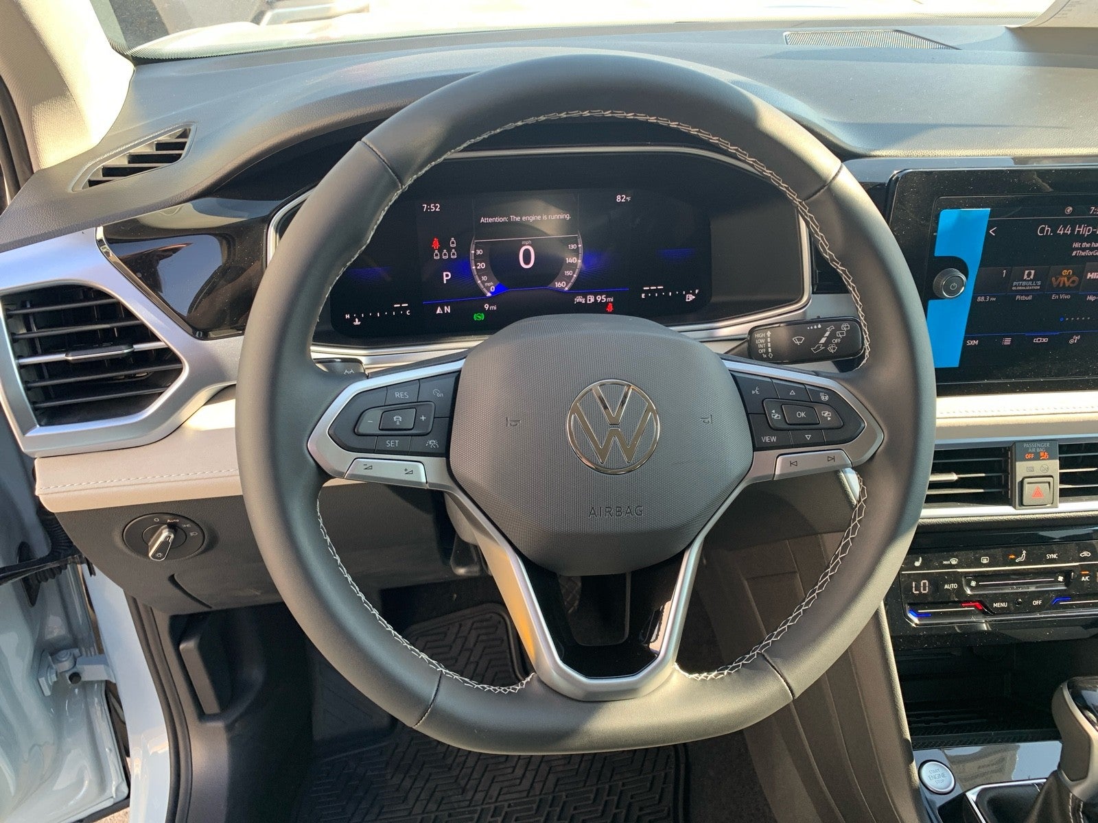 2027 Volkswagen Taos SE FWD