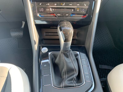 2027 Volkswagen Taos SE FWD