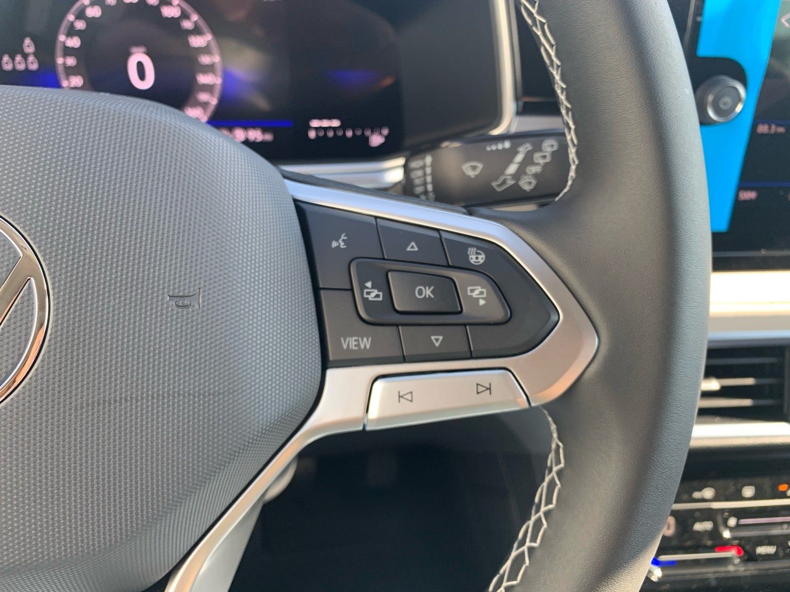 2027 Volkswagen Taos SE FWD