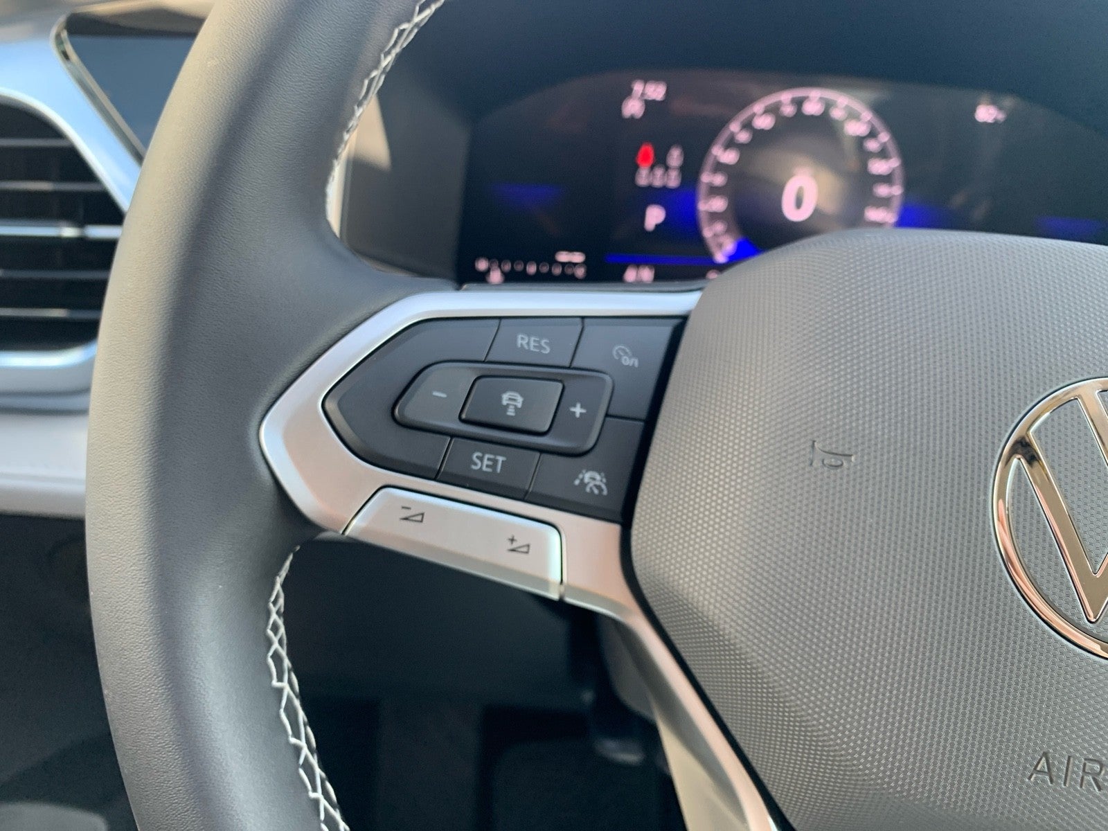 2027 Volkswagen Taos SE FWD