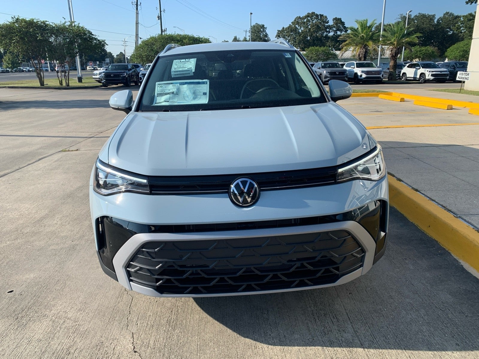 2027 Volkswagen Taos SE FWD