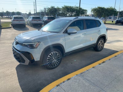 2027 Volkswagen Taos SE FWD