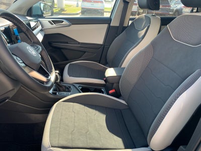 2027 Volkswagen Taos SE FWD