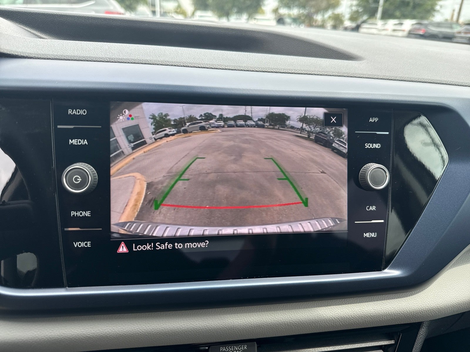 2023 Volkswagen Taos SE FWD