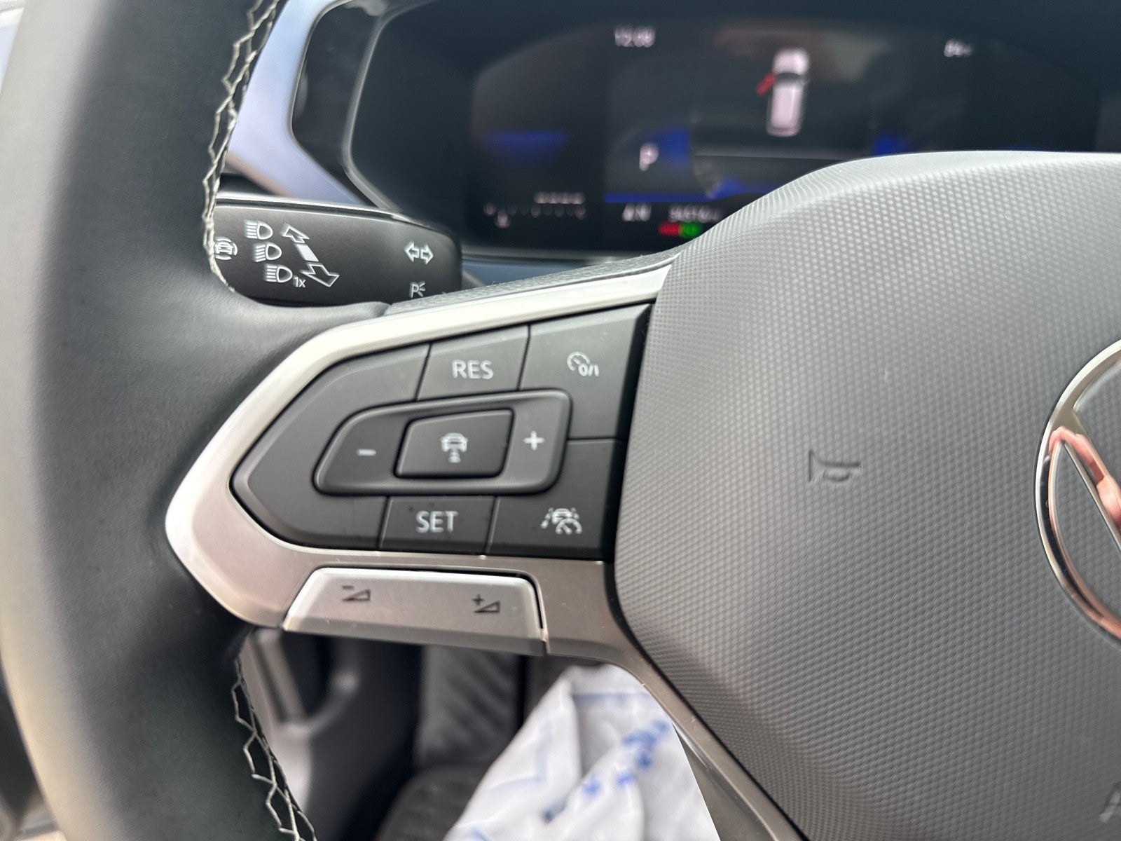 2023 Volkswagen Taos SE FWD