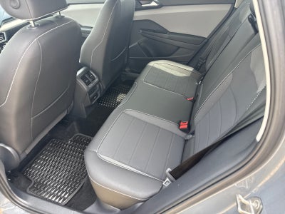 2023 Volkswagen Taos SE FWD