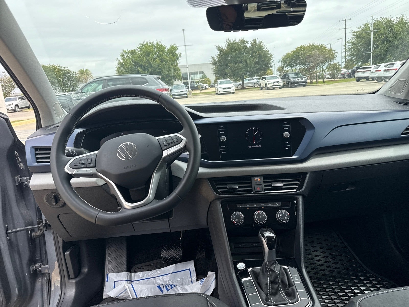 2023 Volkswagen Taos SE FWD