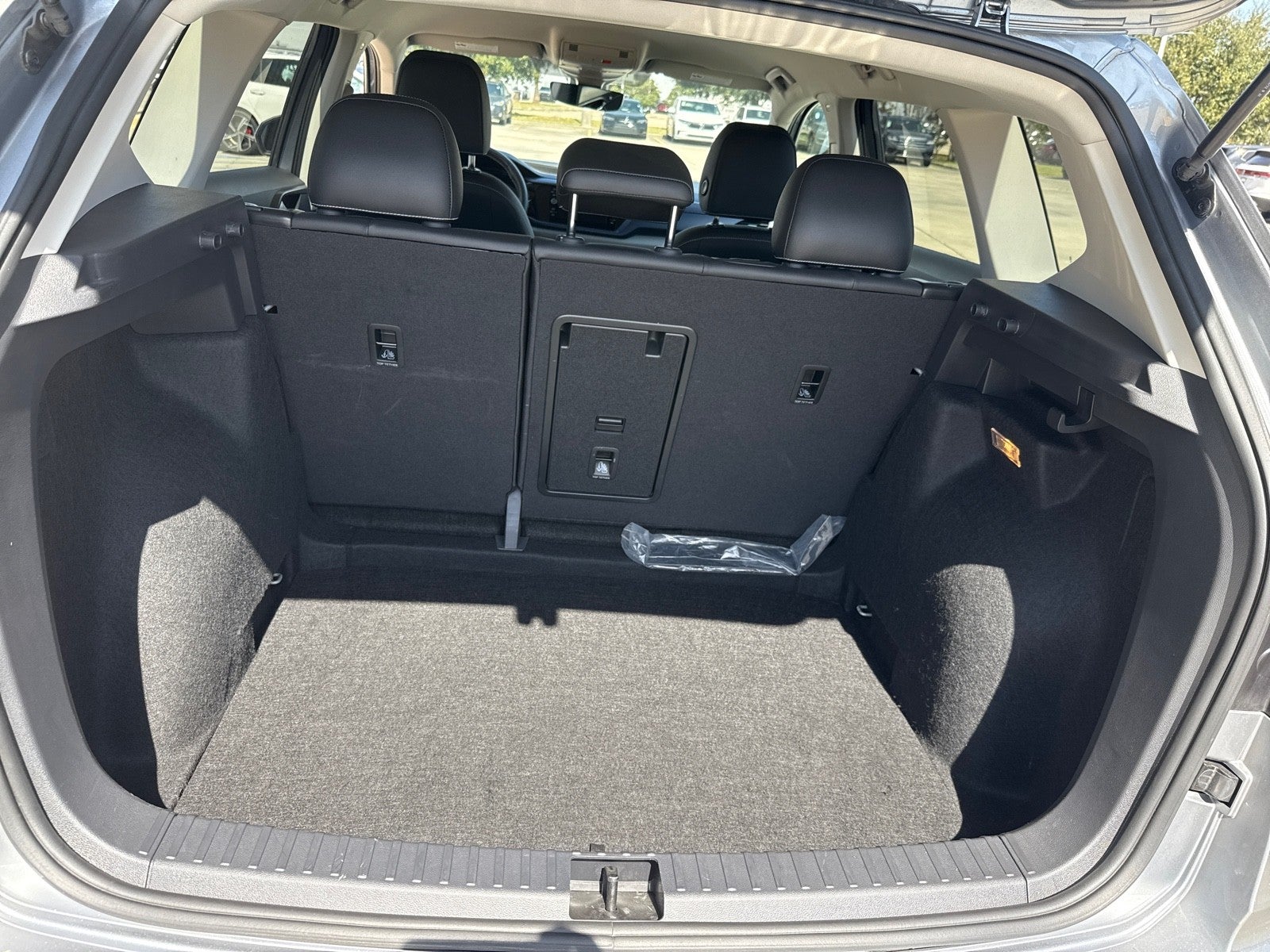 2023 Volkswagen Taos SE FWD