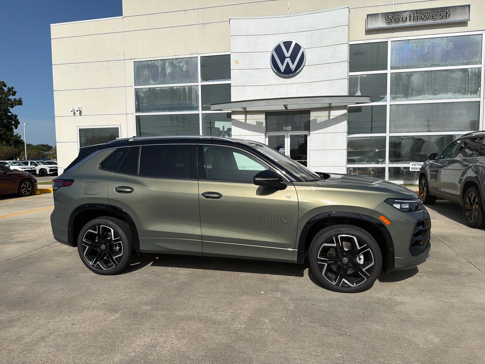 2026 Volkswagen Tiguan SEL R-Line Turbo 4MOTION