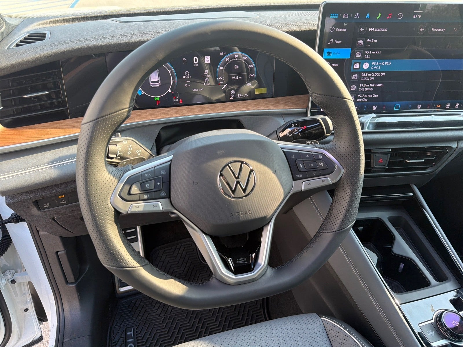 2026 Volkswagen Tiguan SEL R-Line Turbo 4MOTION