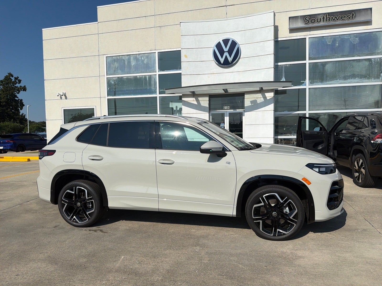 2026 Volkswagen Tiguan SEL R-Line Turbo 4MOTION