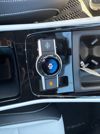 2026 Volkswagen Tiguan 2.0T SEL R-Line 4MOTION