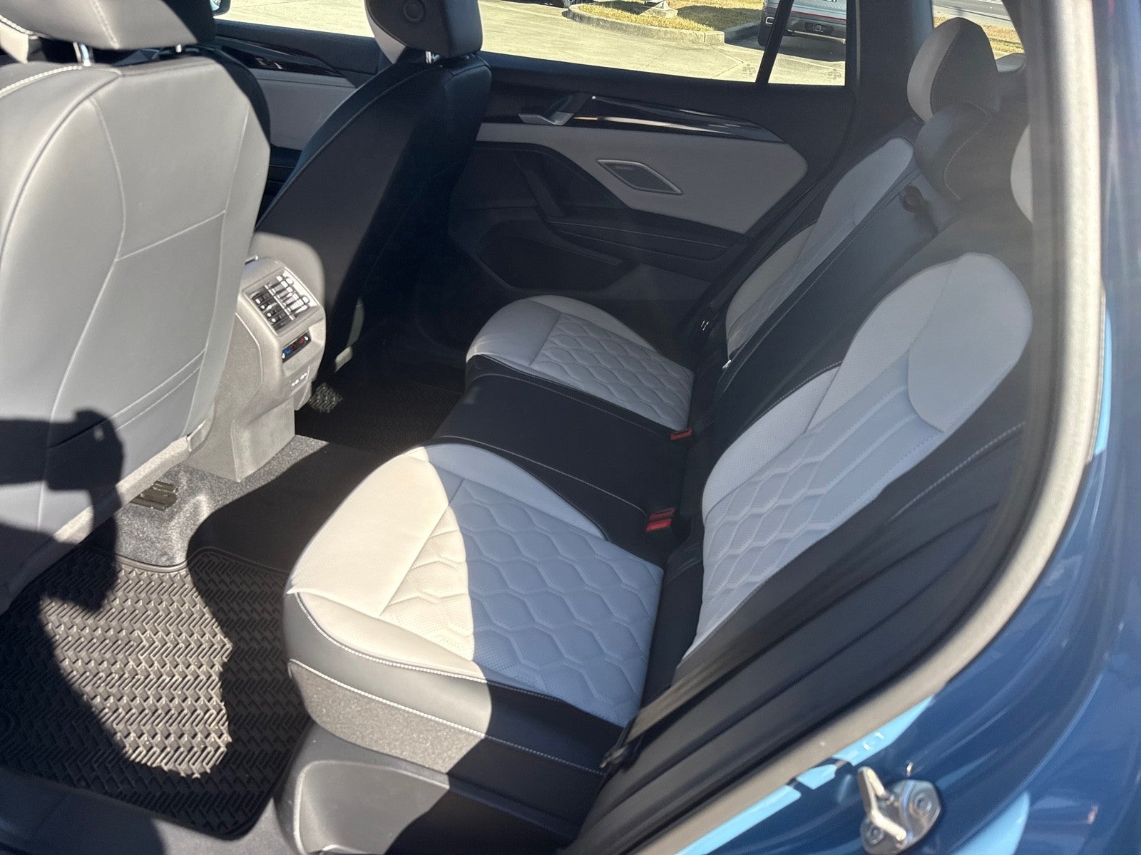 2026 Volkswagen Tiguan 2.0T SEL R-Line 4MOTION