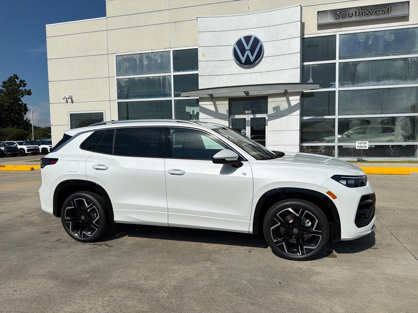 2026 Volkswagen Tiguan SEL R-Line Turbo 4MOTION