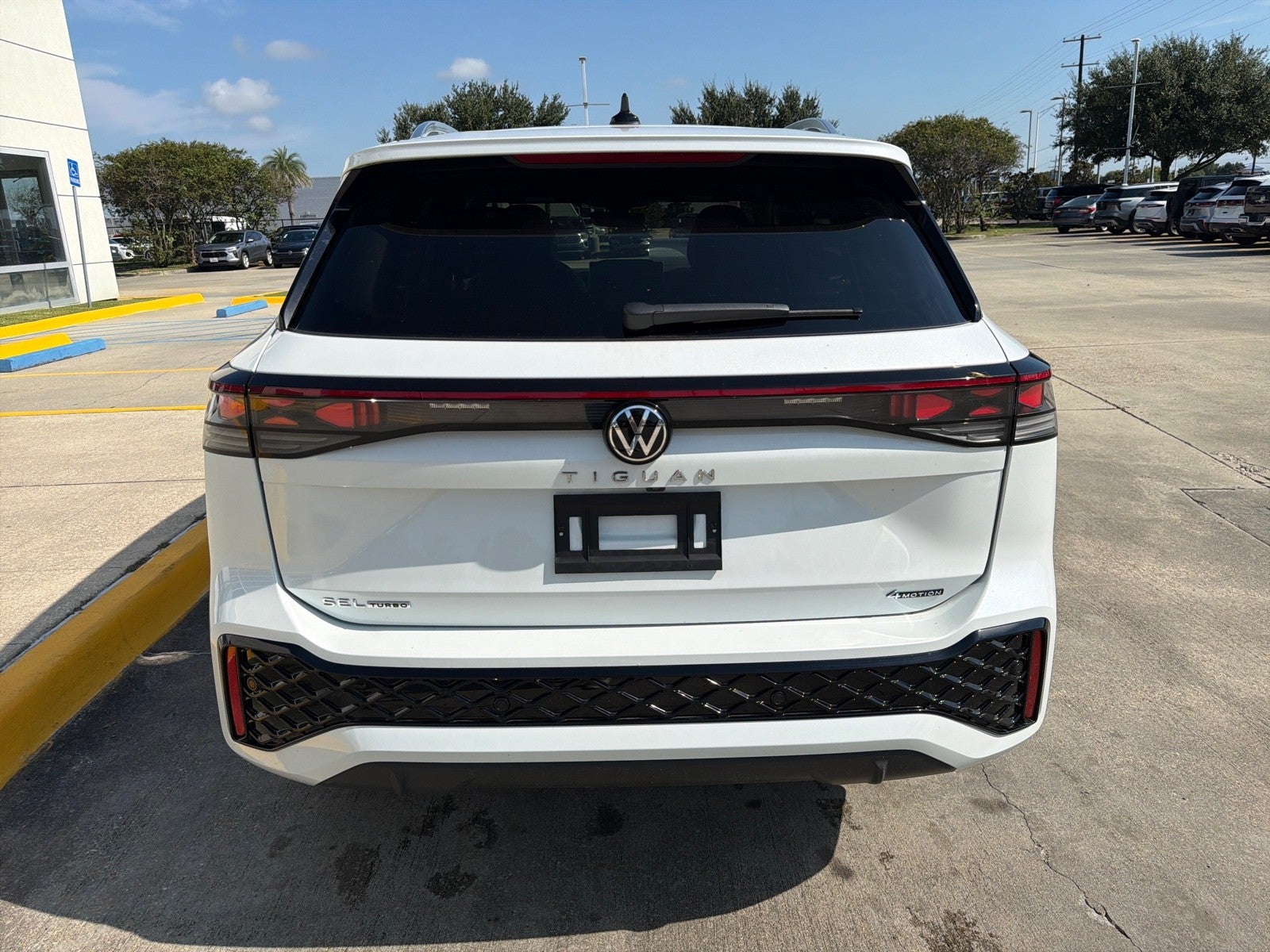 2026 Volkswagen Tiguan SEL R-Line Turbo 4MOTION