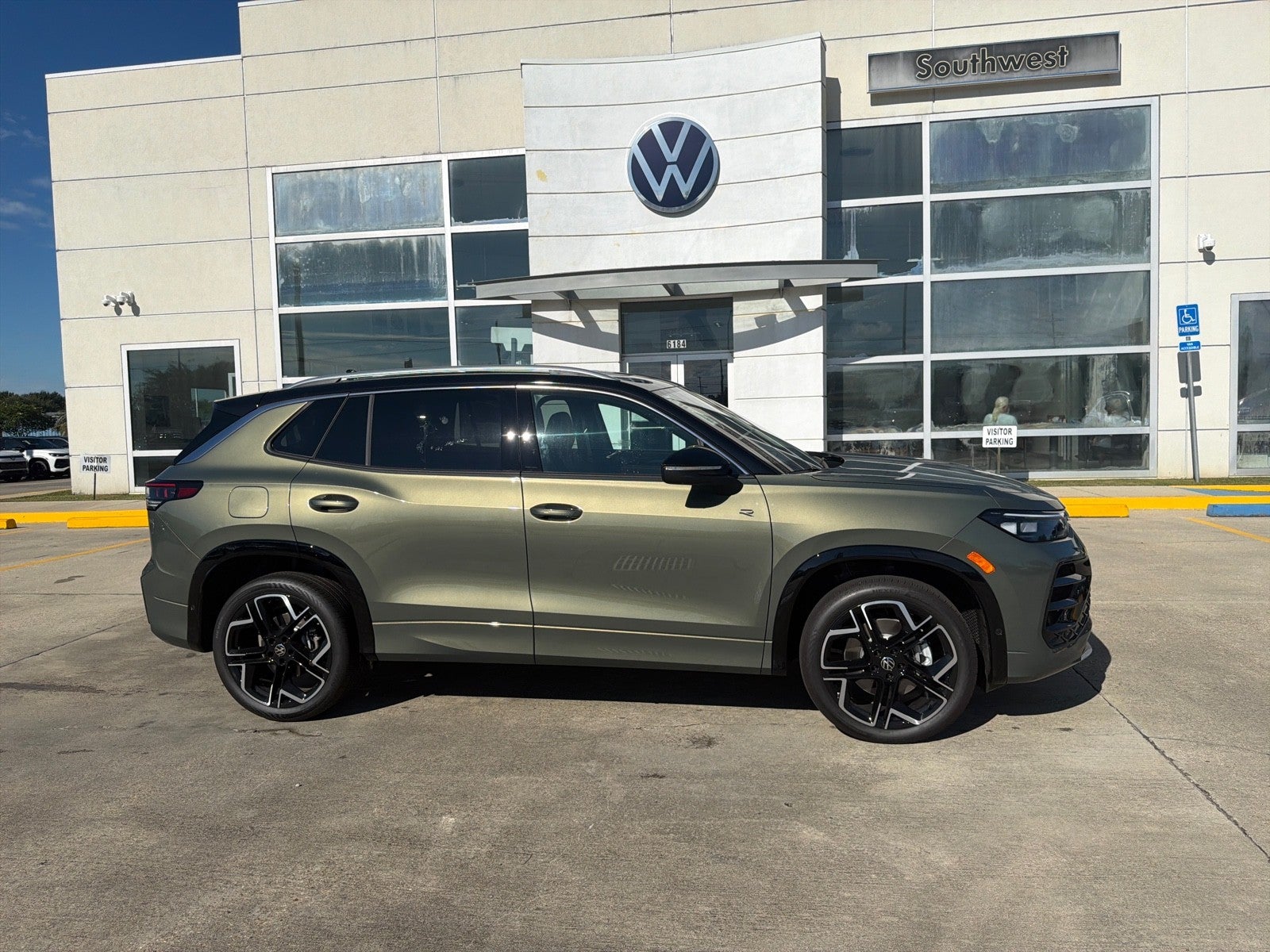 2026 Volkswagen Tiguan SEL R-Line Turbo 4MOTION