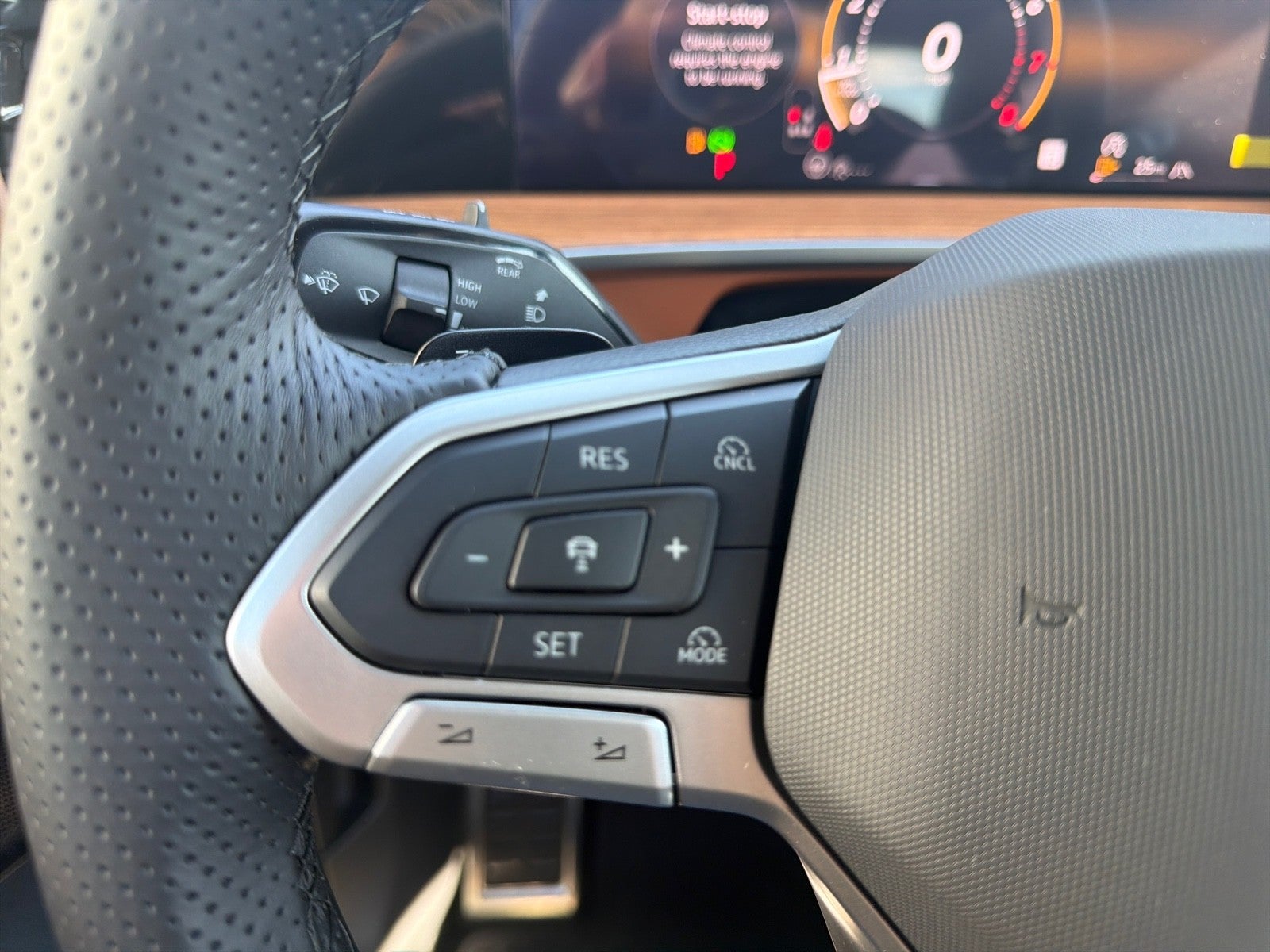 2026 Volkswagen Tiguan SEL R-Line Turbo 4MOTION