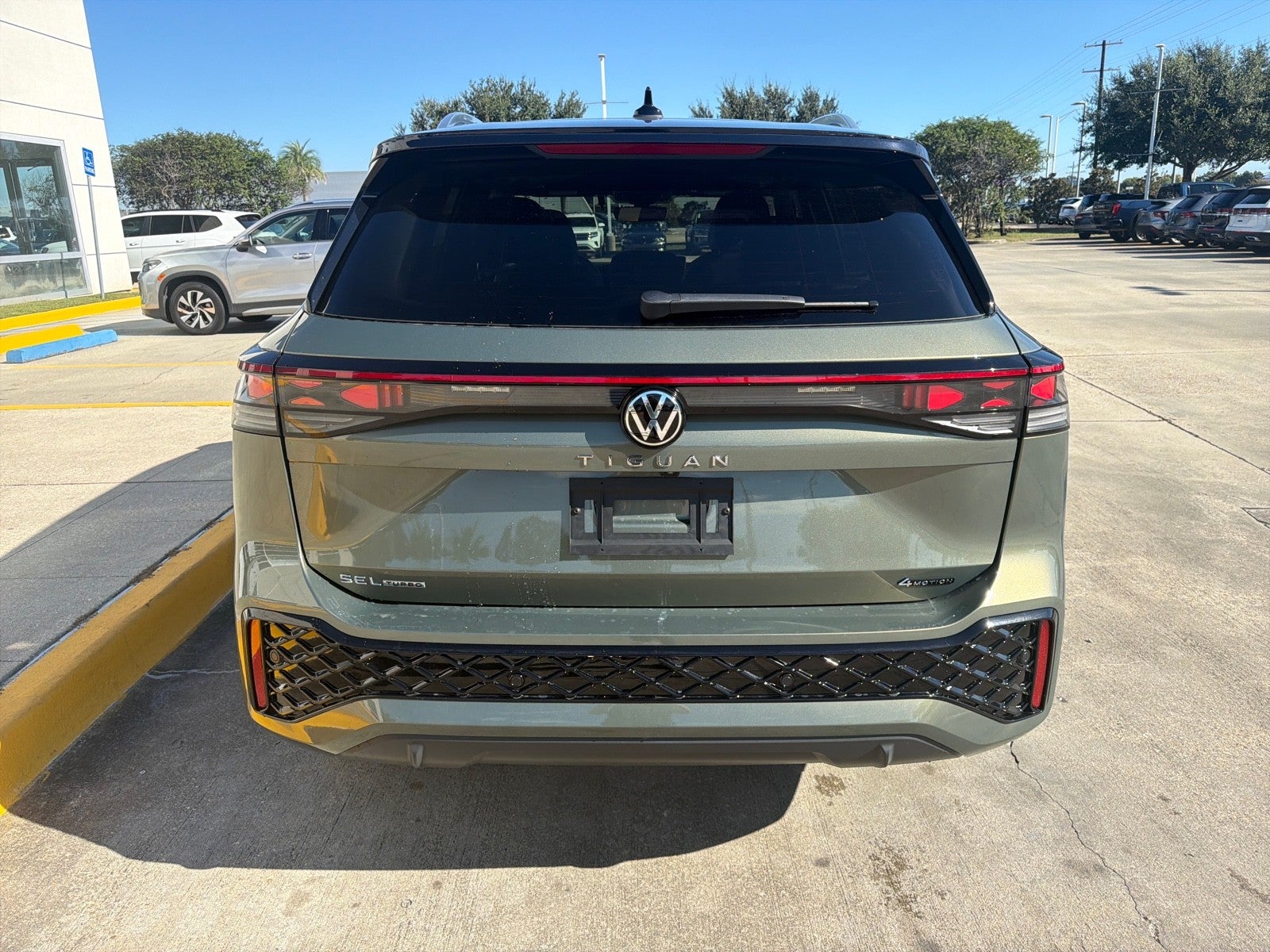 2026 Volkswagen Tiguan SEL R-Line Turbo 4MOTION