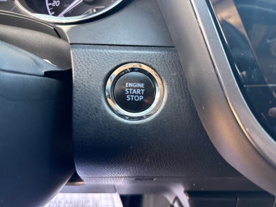 2019 Toyota Camry SE Auto (Natl)