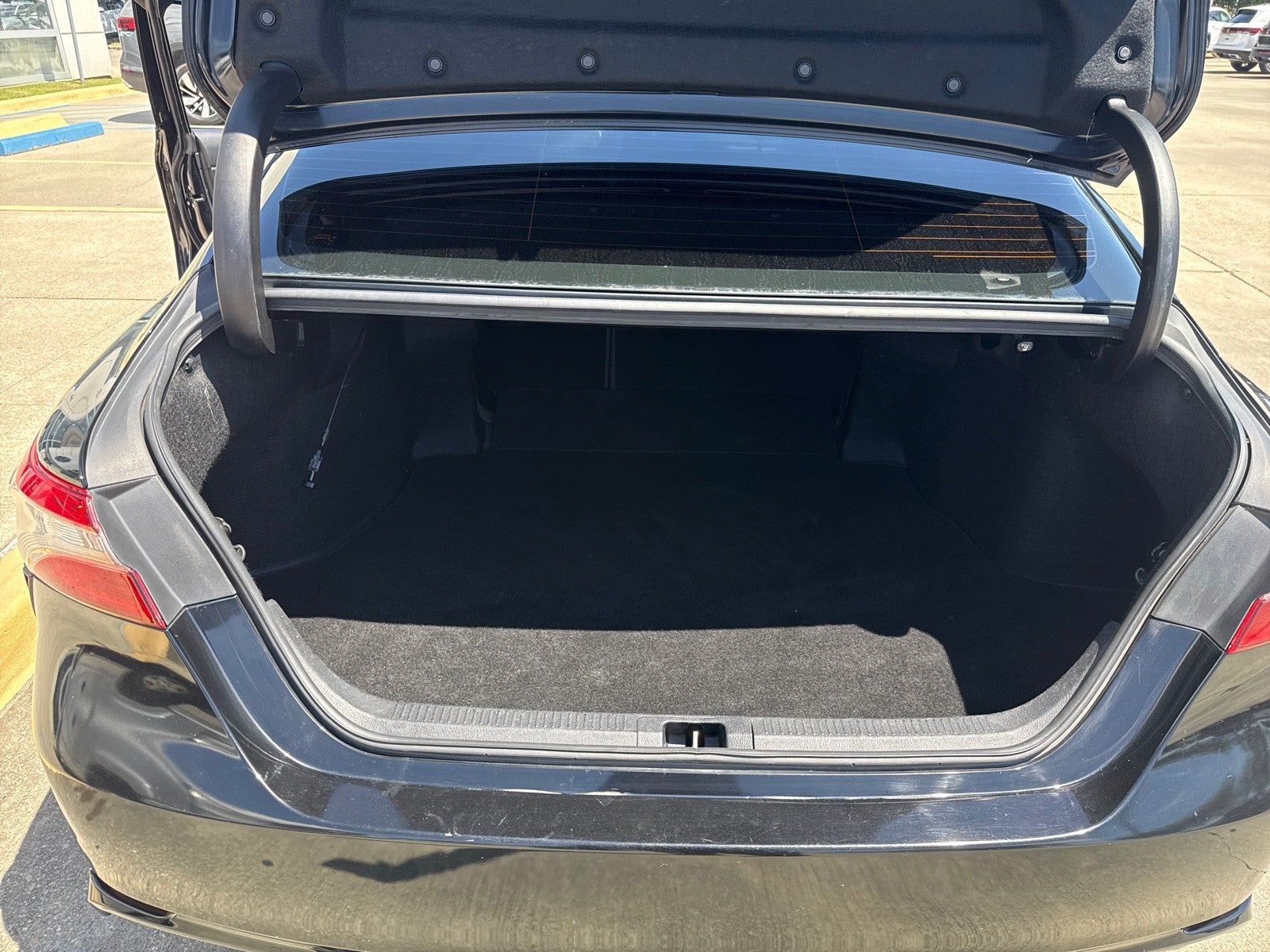 2019 Toyota Camry SE Auto (Natl)