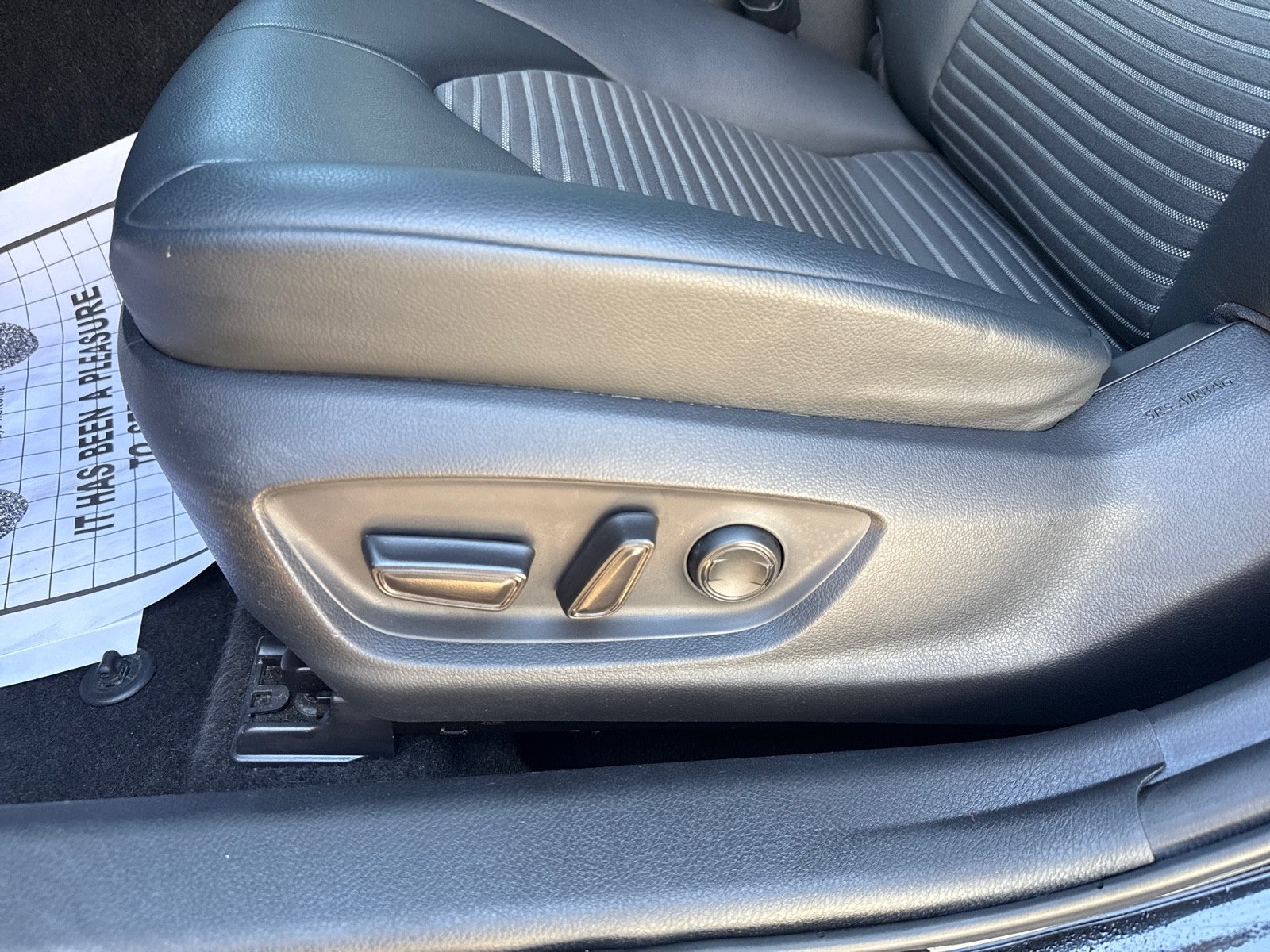 2019 Toyota Camry SE Auto (Natl)