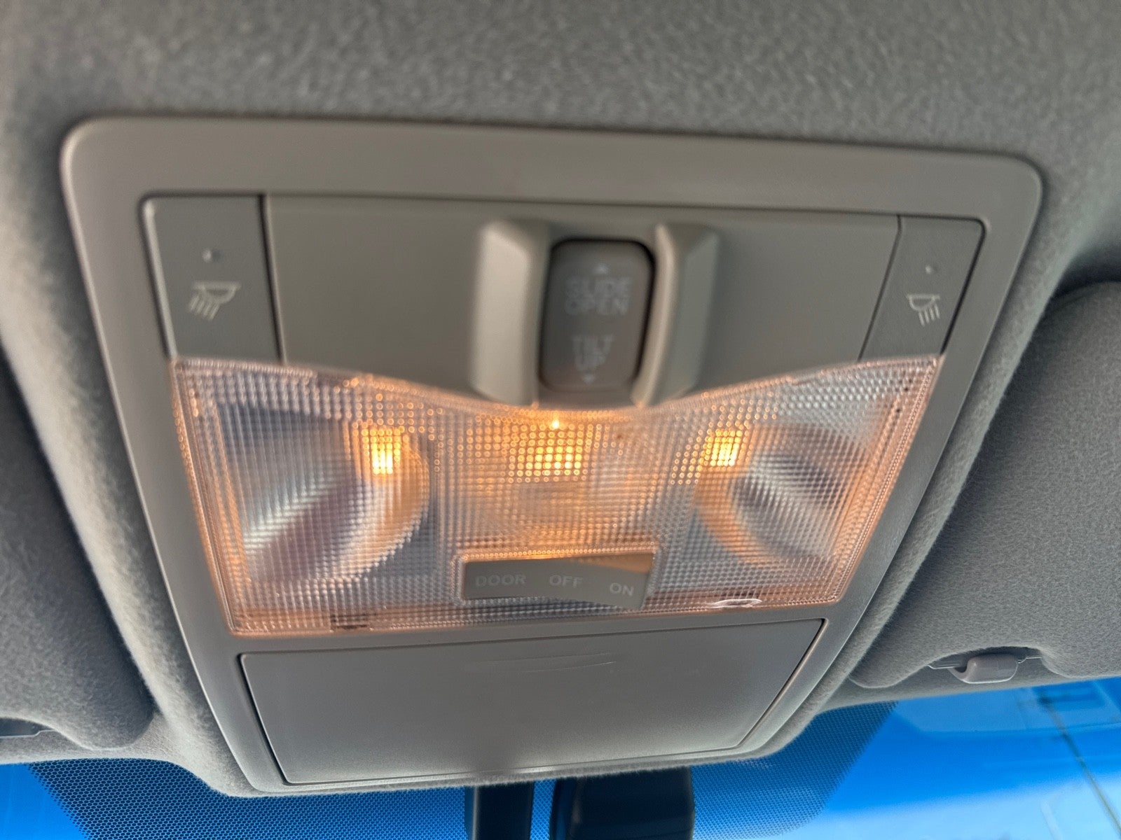 2011 Toyota Avalon 4dr Sdn (Natl)