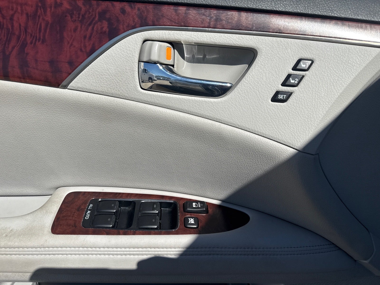 2011 Toyota Avalon 4dr Sdn (Natl)