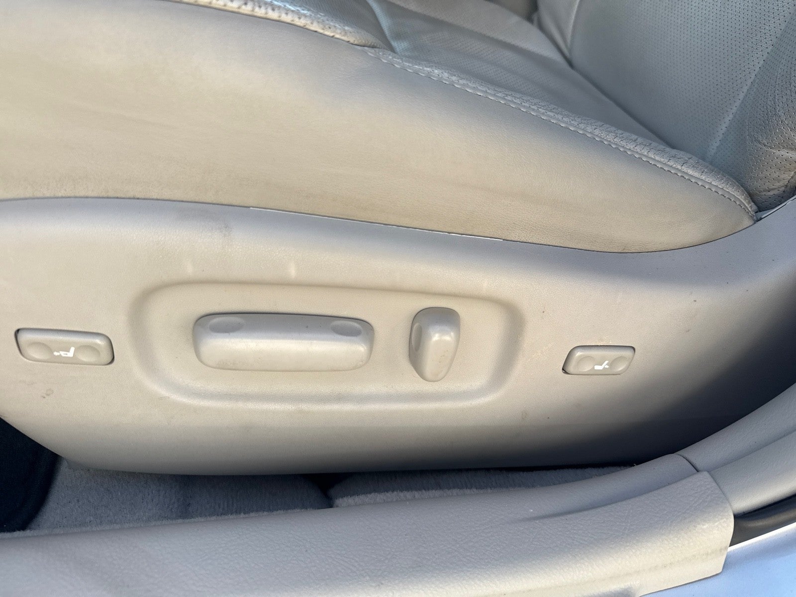 2011 Toyota Avalon 4dr Sdn (Natl)