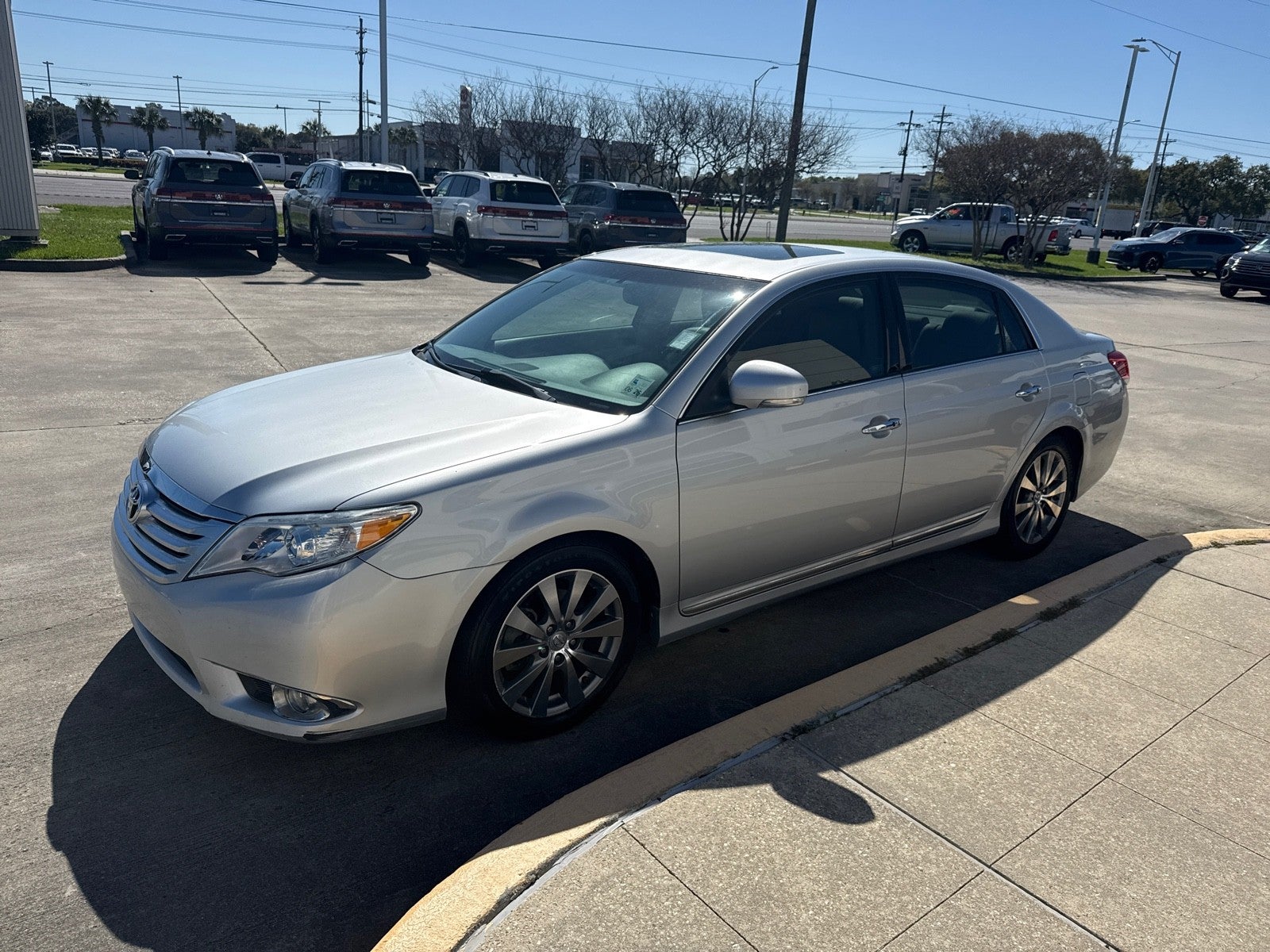 2011 Toyota Avalon 4dr Sdn (Natl)