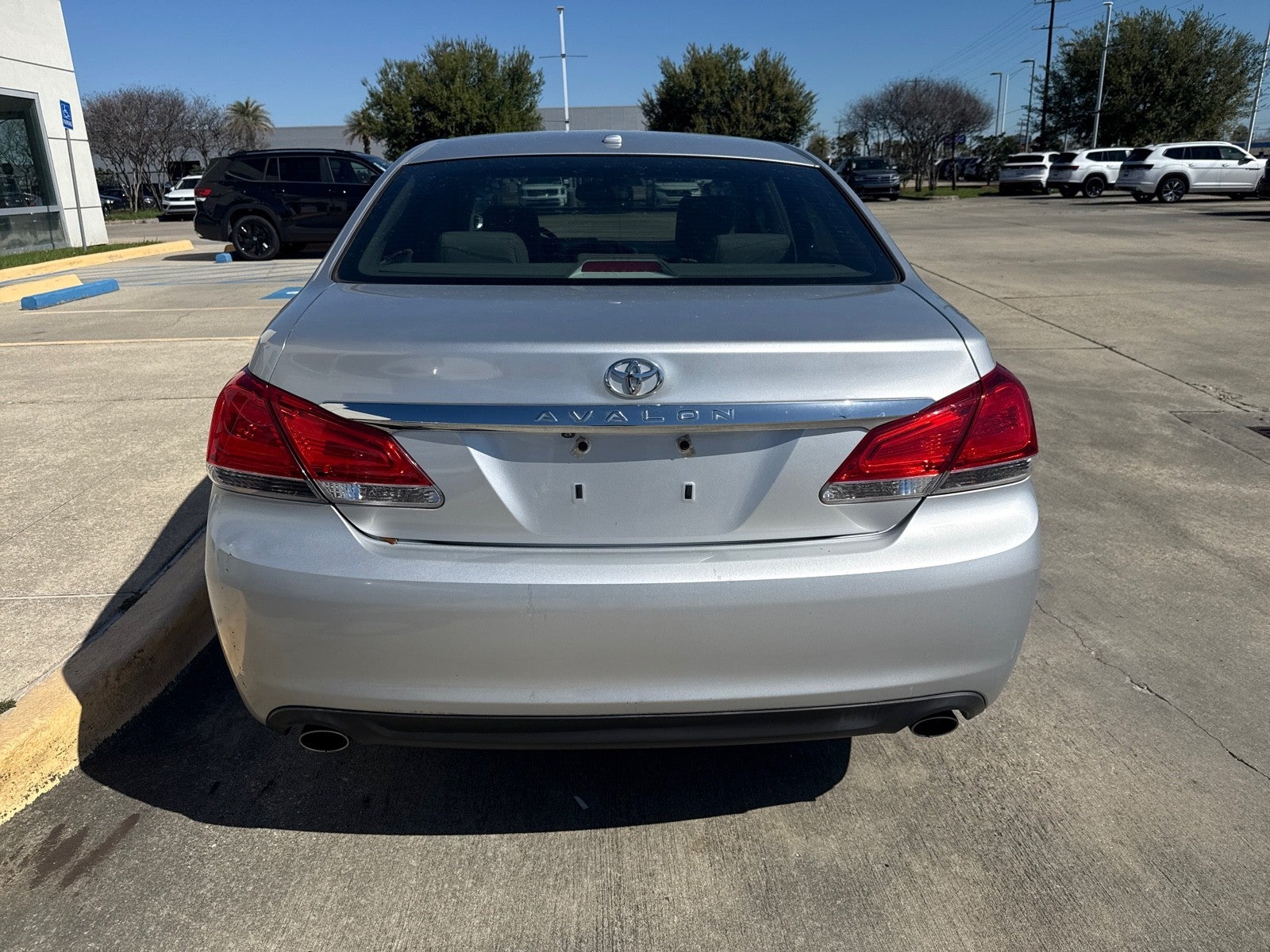 2011 Toyota Avalon 4dr Sdn (Natl)