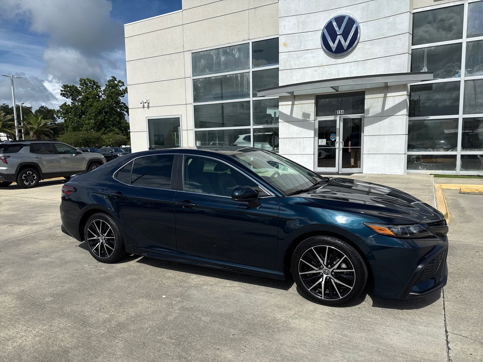 2021 Toyota Camry SE Auto (Natl)