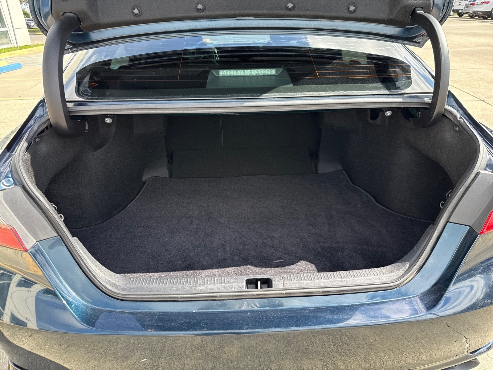 2021 Toyota Camry SE Auto (Natl)