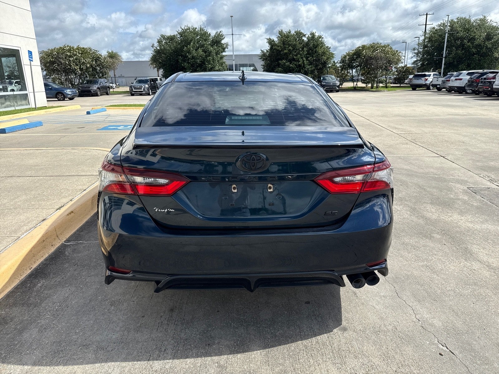2021 Toyota Camry SE Auto (Natl)