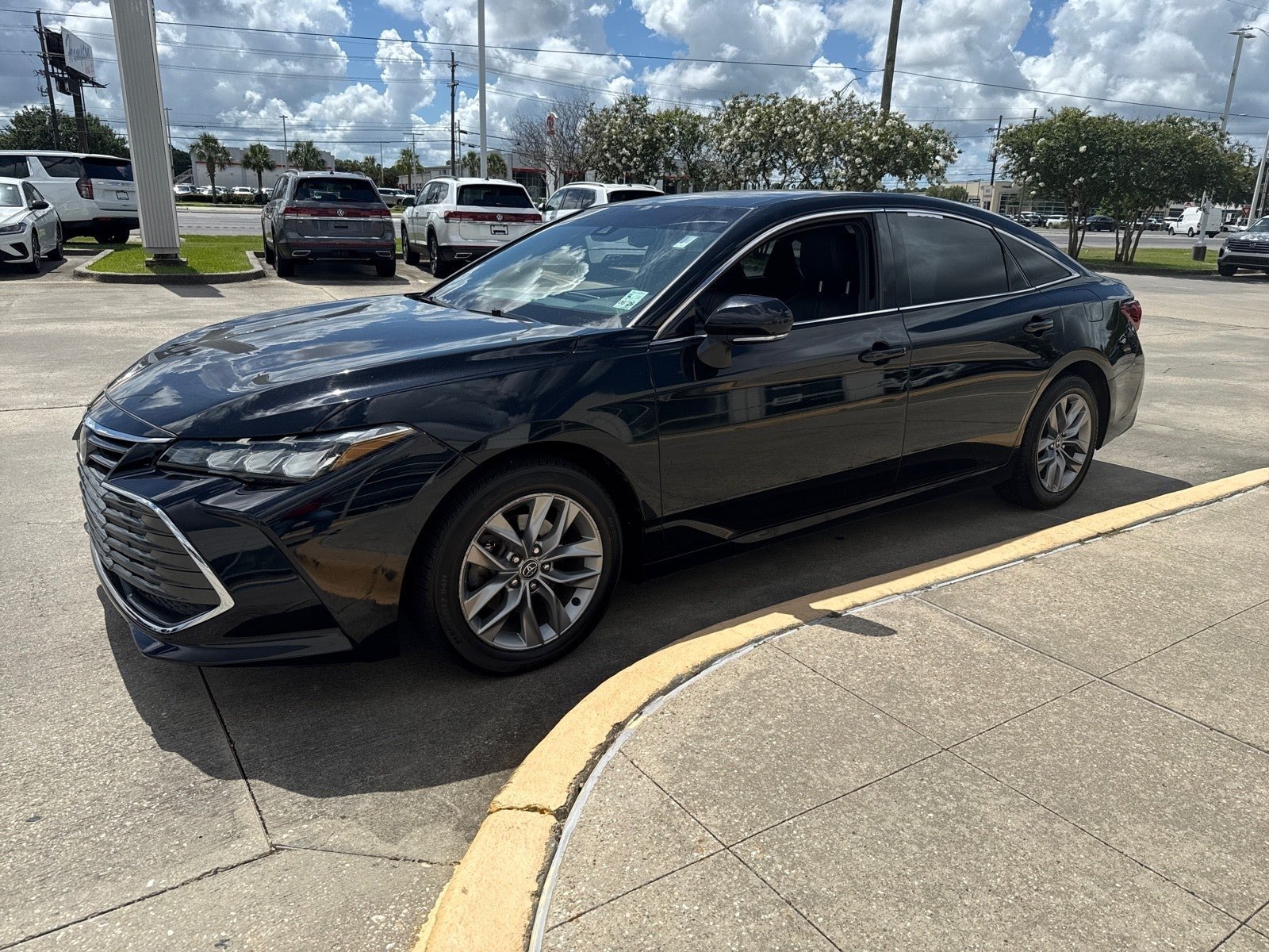 2020 Toyota Avalon XLE (Natl)