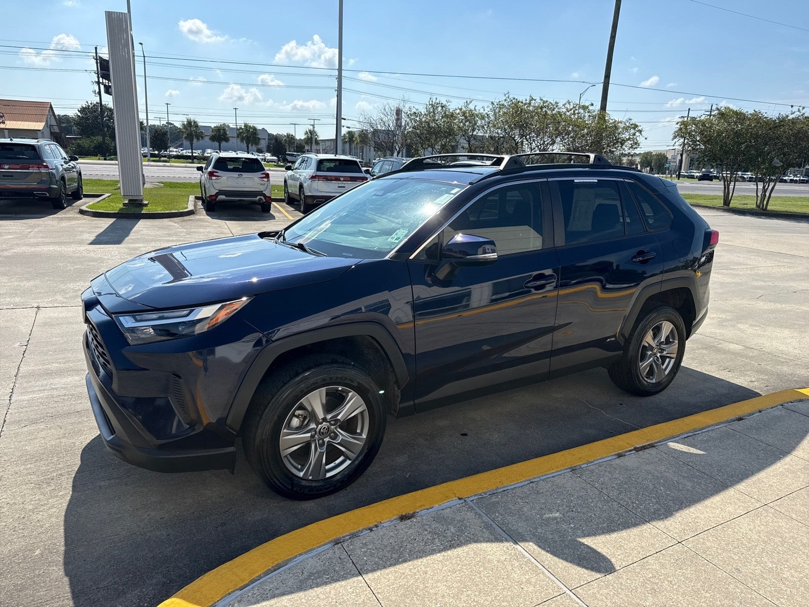 2023 Toyota RAV4 Hybrid XLE AWD (Natl)