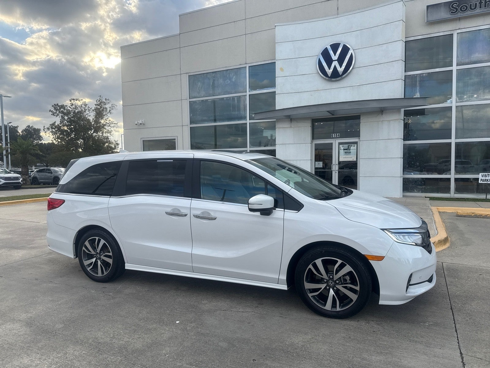 2024 Honda Odyssey Touring Auto
