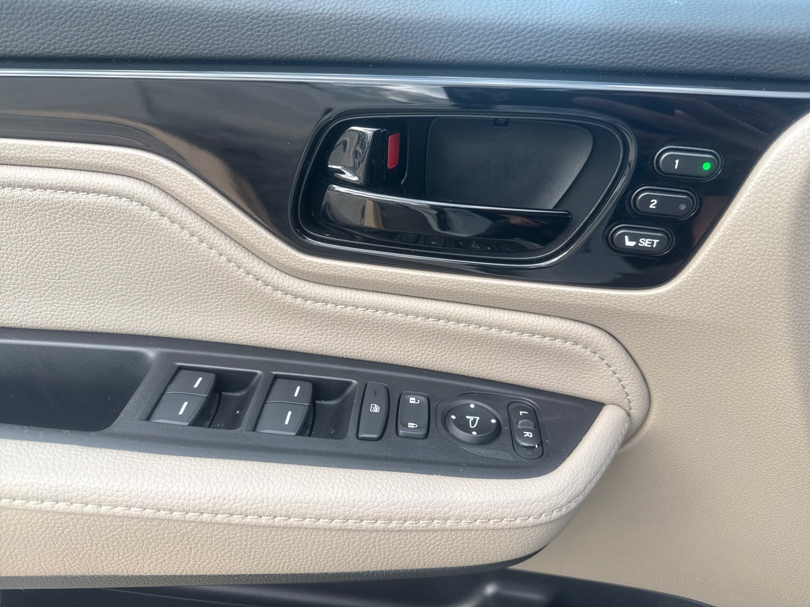 2024 Honda Odyssey Touring Auto