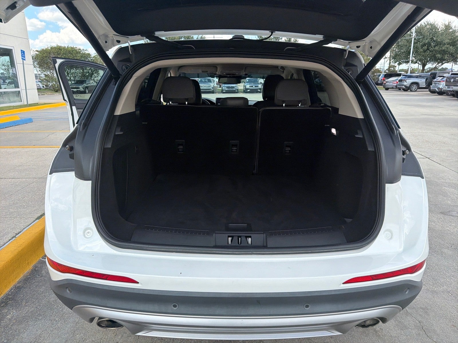 2023 Lincoln Corsair Standard FWD