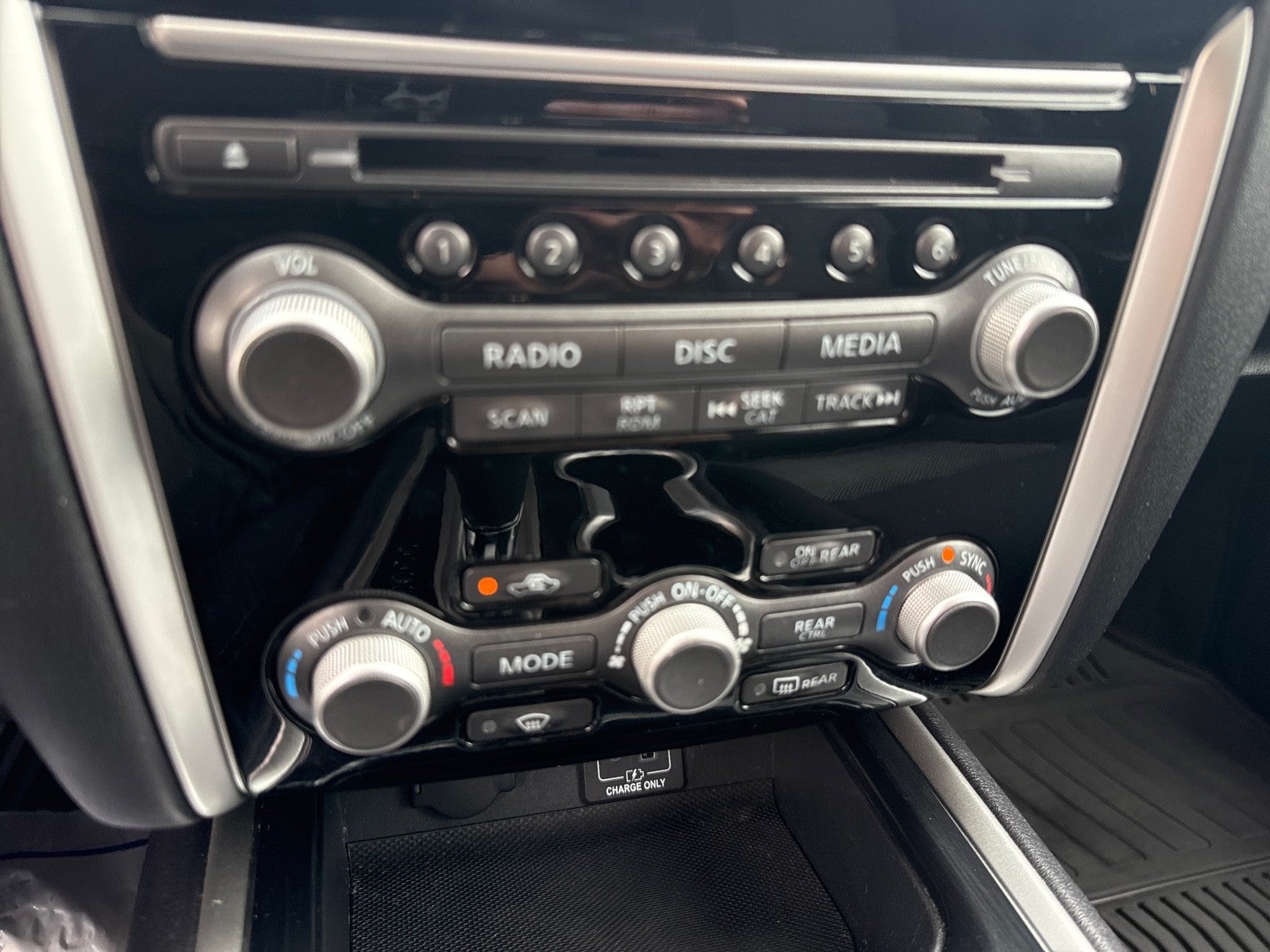 2019 Nissan Pathfinder FWD SV