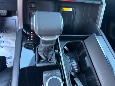 2022 Toyota Tundra 2WD Platinum CrewMax 5.5' Bed (Natl)