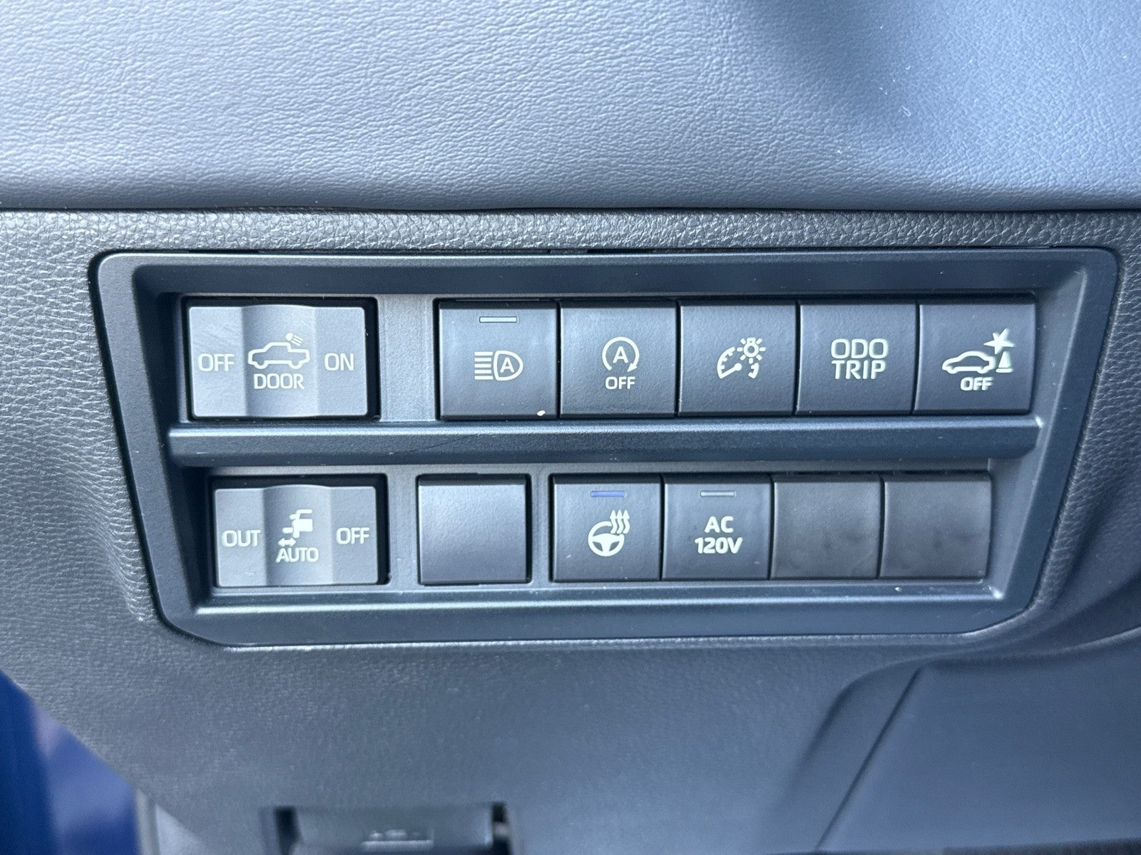 2022 Toyota Tundra 2WD Platinum CrewMax 5.5' Bed (Natl)