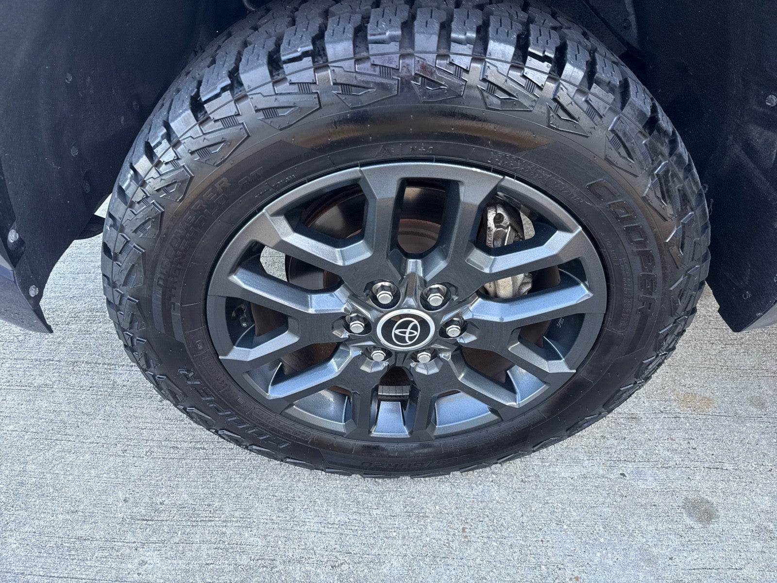 2022 Toyota Tundra 2WD Platinum CrewMax 5.5' Bed (Natl)