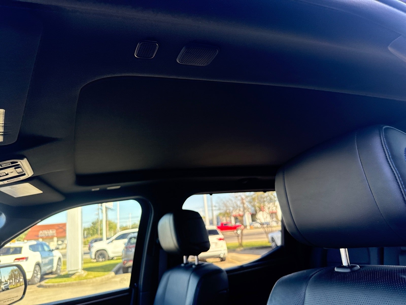 2022 Toyota Tundra 2WD Platinum CrewMax 5.5' Bed (Natl)