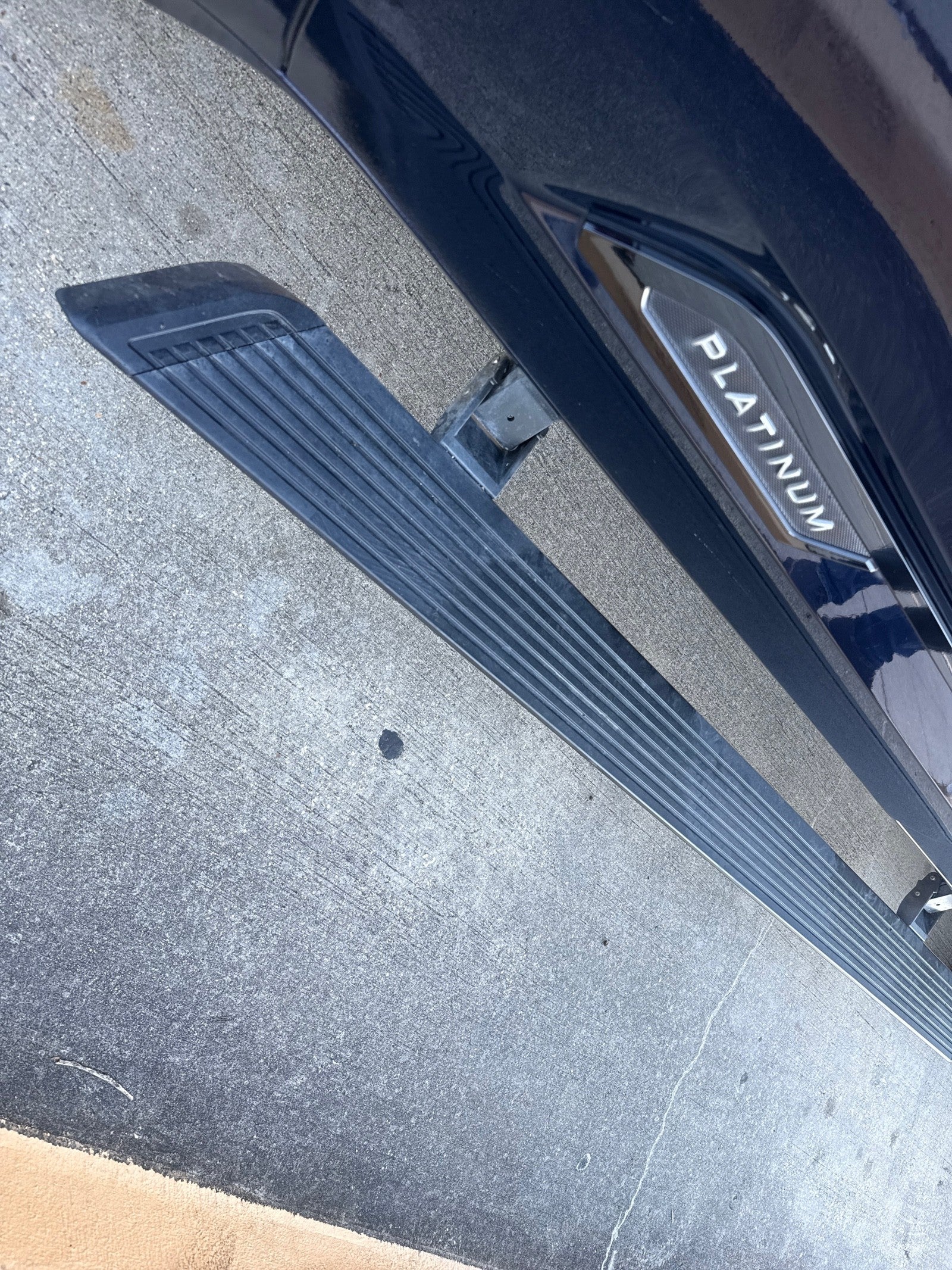 2022 Toyota Tundra 2WD Platinum CrewMax 5.5' Bed (Natl)