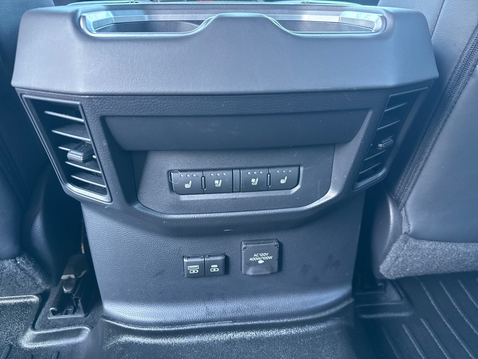 2022 Toyota Tundra 2WD Platinum CrewMax 5.5' Bed (Natl)