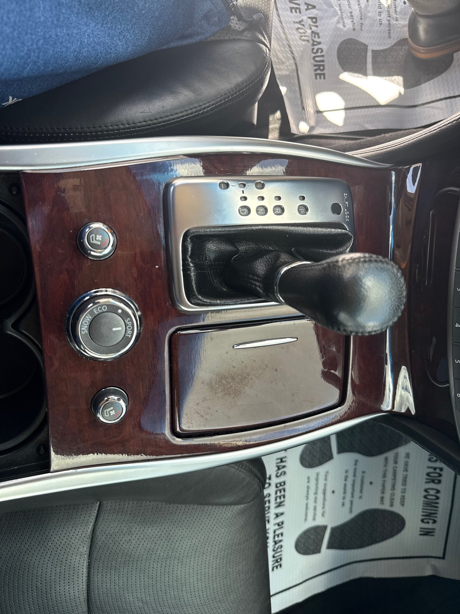 2017 INFINITI Q70L 3.7 RWD